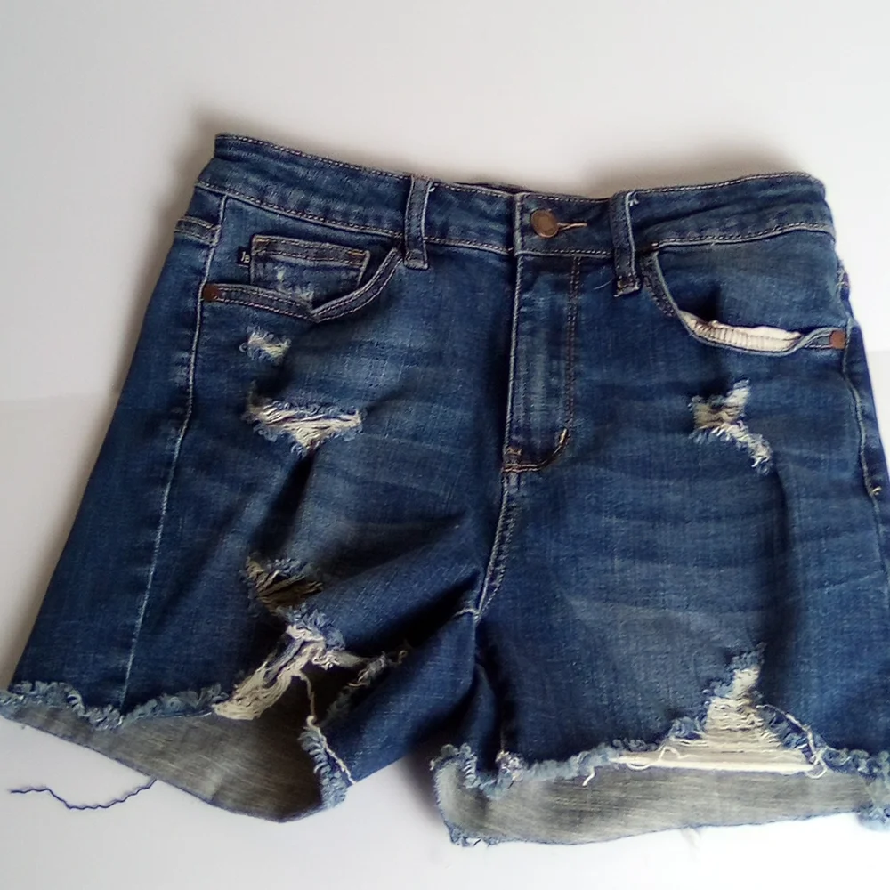 JUDY Blue Distressed Denim Shorts SIZE MEDIUM - Picture 2 of 7